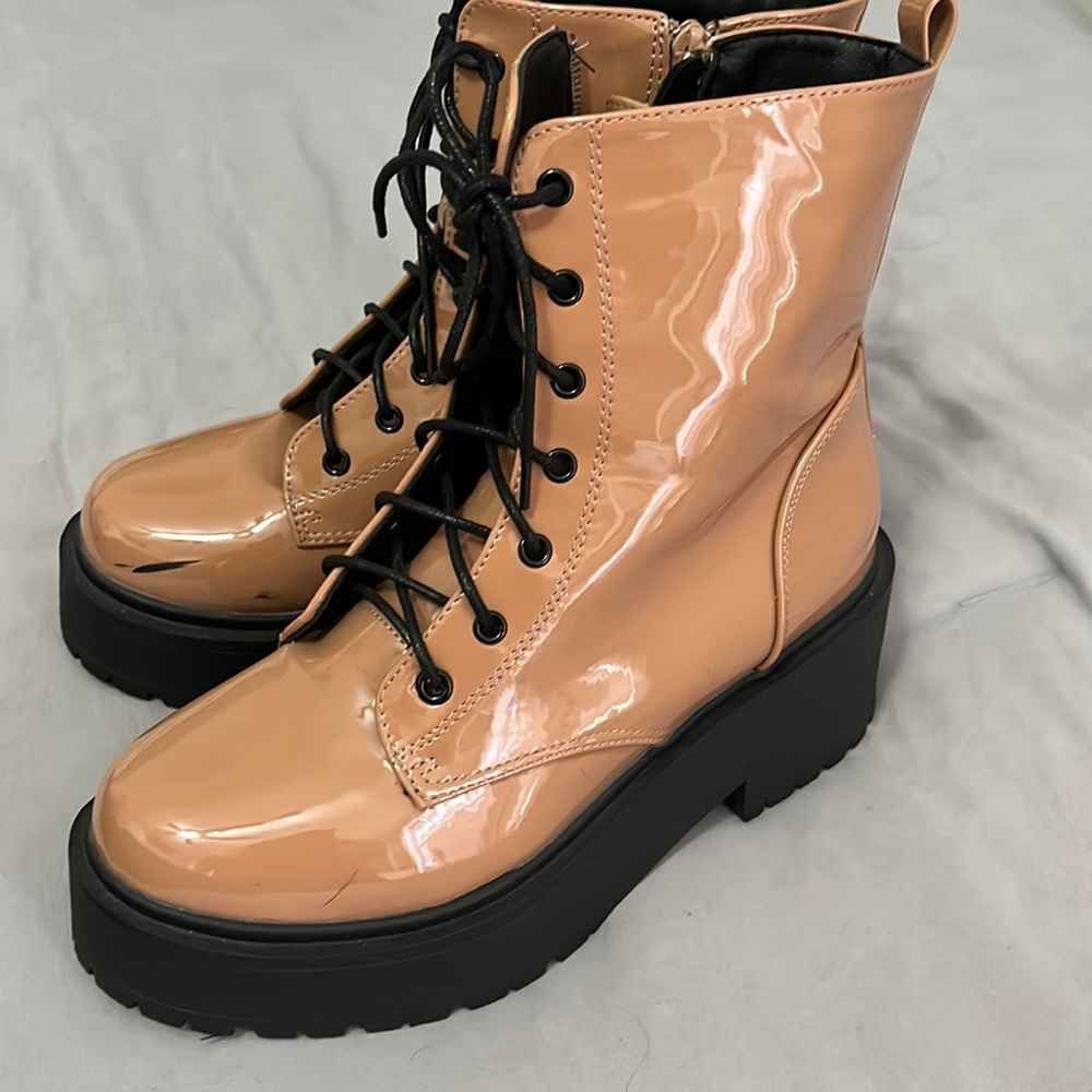 Boots size 8